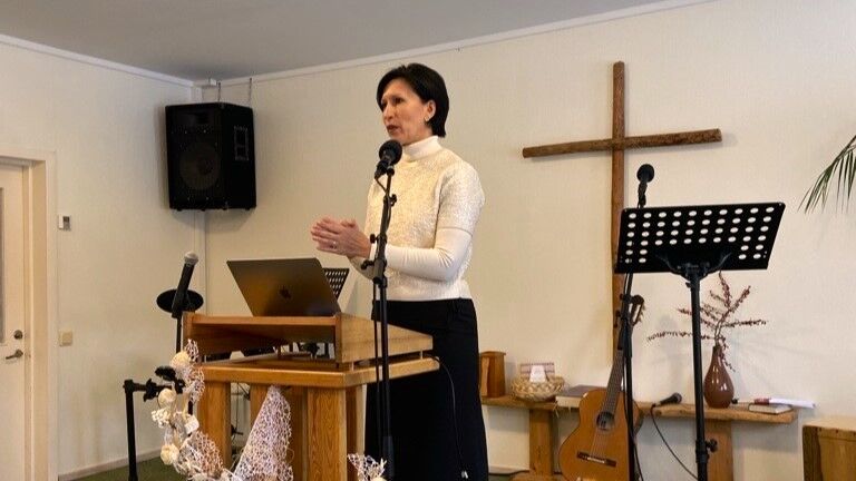 Taevas TV7 meeskonna esindus külastas 18.01.2026 Rapla Vabakogudust. Täname siiralt kutse eest! Tunnistusi ja sõnumeid jagasid tootmisassistent Kirsika Kungur j